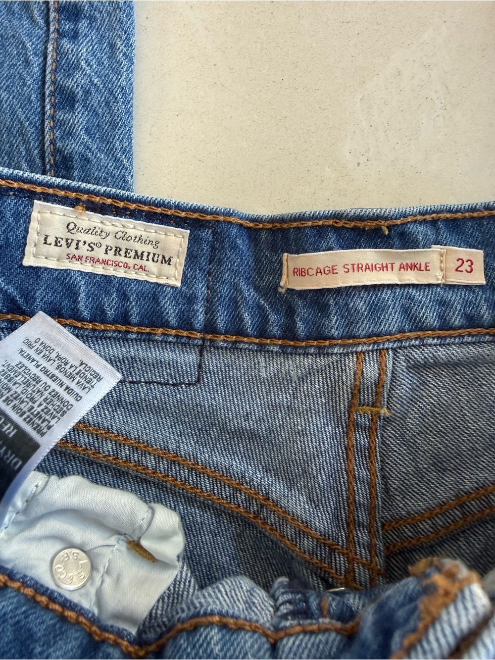 Levi’s Ribcage Straight Ankle Jean 23 - Picture 3 of 7